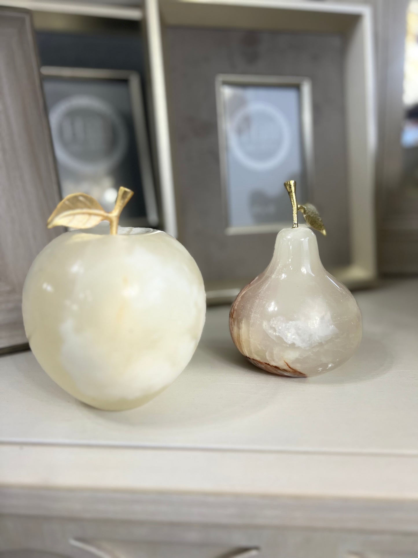 Oleena Onyx Decorative Pear