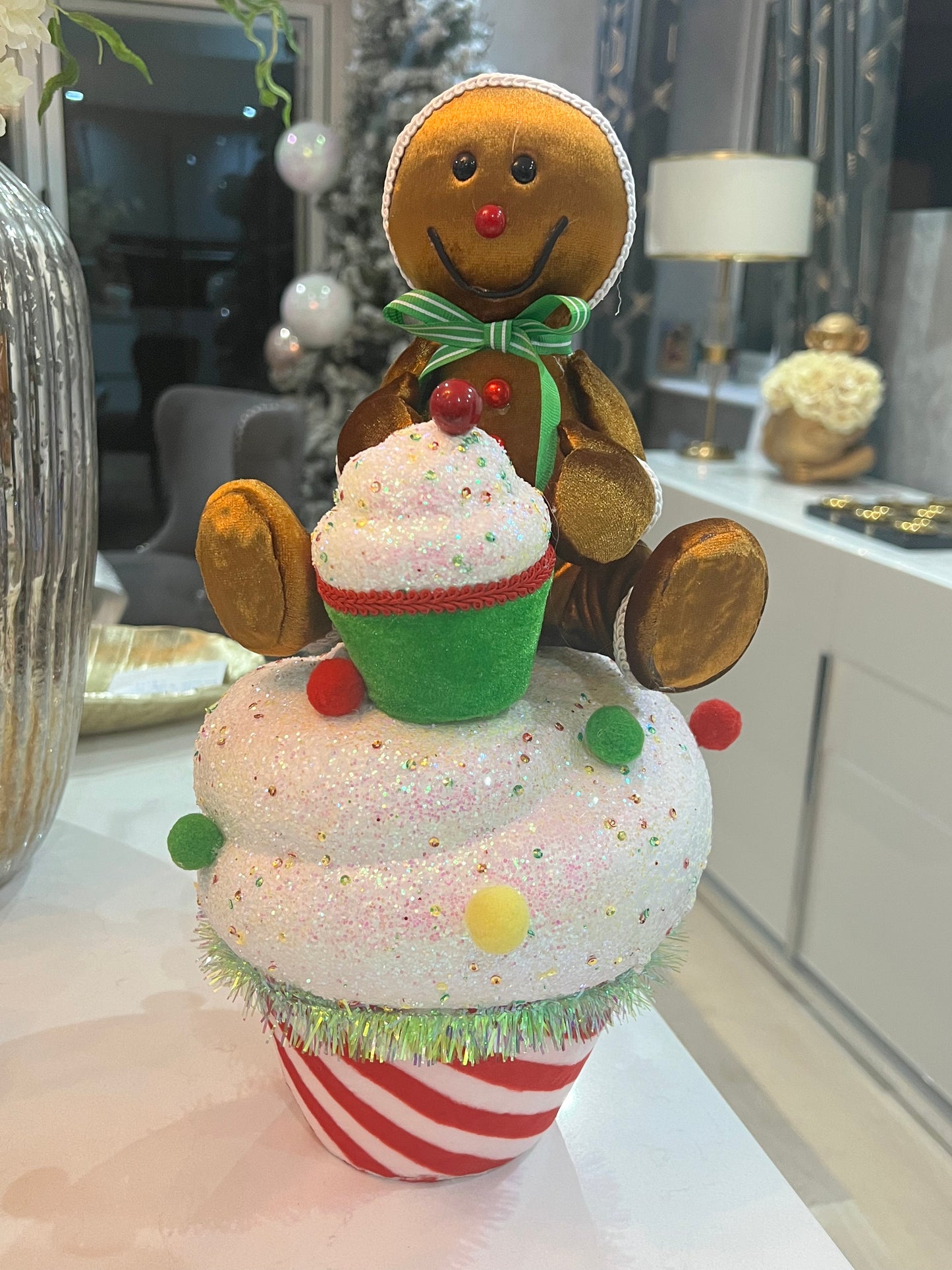 Gingerbread Man Cupcake 20cm